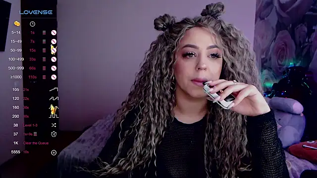  Just a queen 3 online show from January 22, 6:20 pm