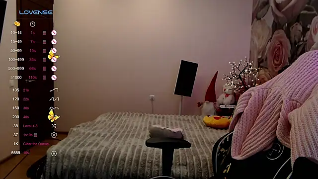  Just a queen 3 online show from March 19, 7:38 pm