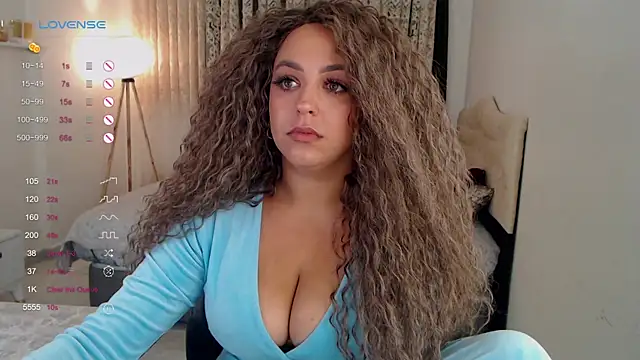  Just a queen 3 online show from September 26, 4:33 pm