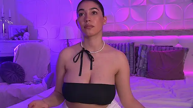 Snapshot of Amy_Sin chatting on February 3, 7:31 pm Amy Sin online show from February 3, 7:31 pm