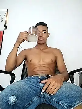 Demiansteven2 online show from September 18, 2:41 pm