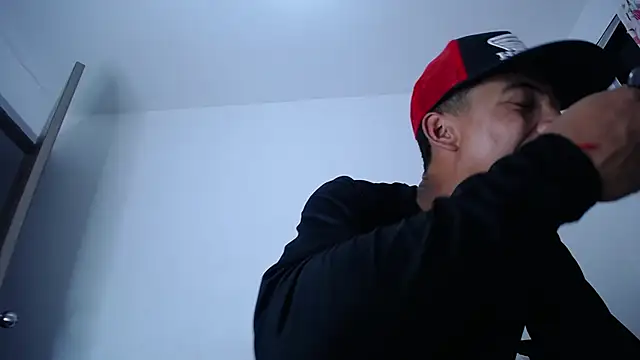 Demiansteven2 online show from February 6, 2:16 am