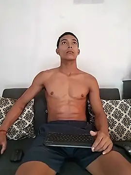 Snapshot of Demiansteven2 chatting on June 24, 6:29 pm Demiansteven2 online show from June 24, 6:29 pm