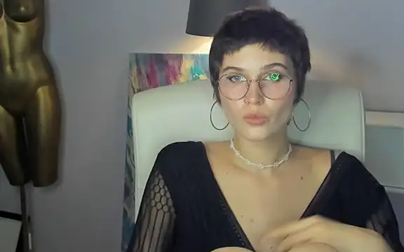 Snapshot of sarah_perfect chatting on September 18, 1:35 pm sarah perfect online show from September 18, 1:35 pm