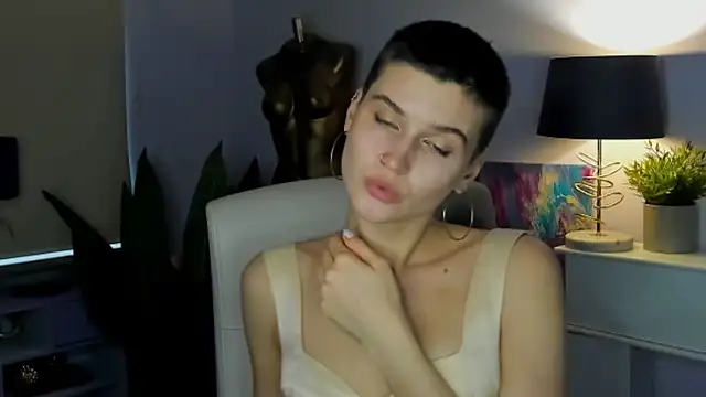 Snapshot of sarah_perfect chatting on November 4, 2:27 pm sarah perfect online show from November 4, 2:27 pm