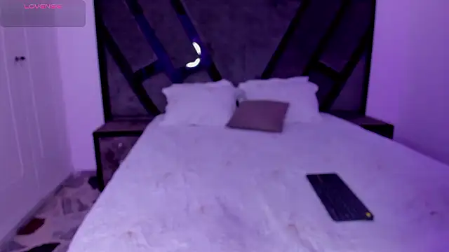 CandyMeyerss  online show from December 6, 8:26 am