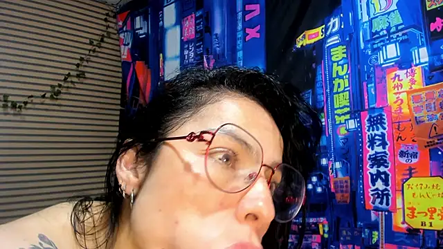 rosse 2504 online show from March 4, 9:00 pm