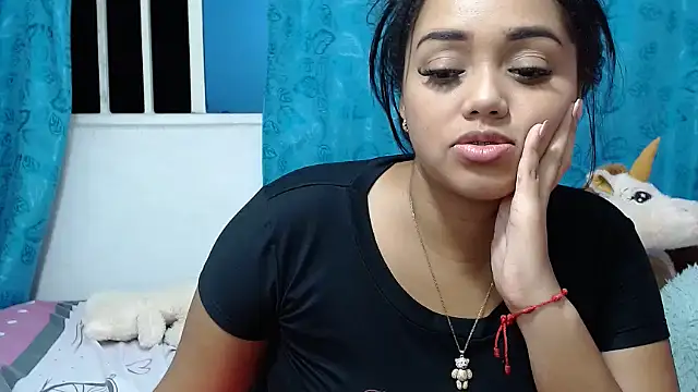 Snapshot of kiara_milf_ chatting on January 11, 3:55 am kiara milf  online show from January 11, 3:55 am