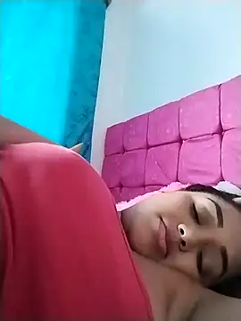 Snapshot of kiara_milf_ chatting on January 16, 10:12 pm kiara milf  online show from January 16, 10:12 pm