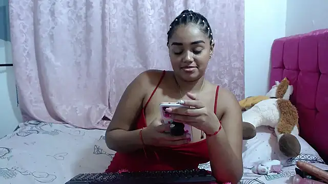 Snapshot of kiara_milf_ chatting on March 7, 1:20 am kiara milf  online show from March 7, 1:20 am