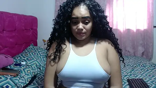 Snapshot of kiara_milf_ chatting on October 28, 8:55 pm kiara milf  online show from October 28, 8:55 pm