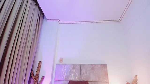 Snapshot of AlissaNix chatting on January 21, 12:46 am AlissaNix online show from January 21, 12:46 am