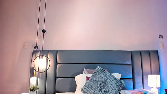 Snapshot of AlissaNix chatting on October 7, 11:46 pm AlissaNix online show from October 7, 11:46 pm