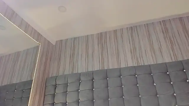 Poacahontasfg online show from December 4, 4:00 am