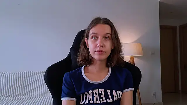 VanessaBayer2 online show from December 13, 1:48 am