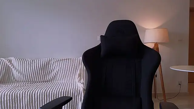 VanessaBayer2 online show from December 13, 4:54 am