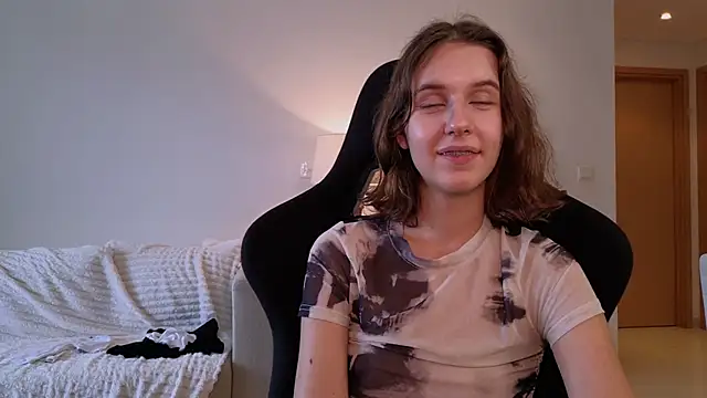 VanessaBayer2 online show from December 28, 7:33 am