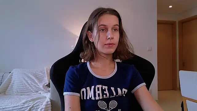 VanessaBayer2 online show from December 29, 1:45 am