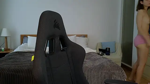 VanessaBayer2 online show from March 17, 12:30 am