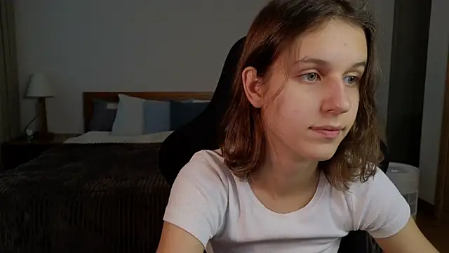 VanessaBayer2 online show from March 17, 11:43 pm