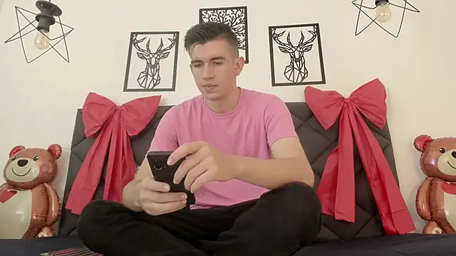 MikaelSlow online show from February 14, 4:15 am