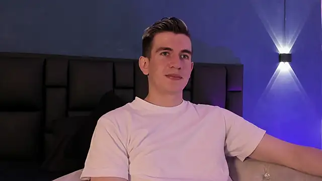 MikaelSlow online show from February 5, 3:44 am