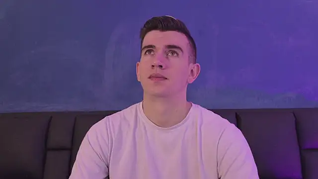 MikaelSlow online show from March 31, 4:02 am