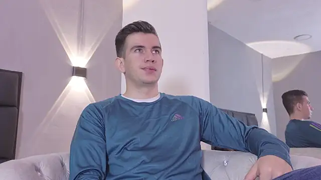 MikaelSlow online show from April 5, 4:48 pm