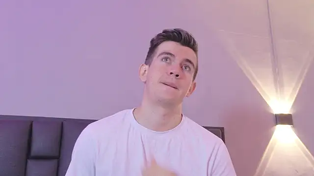 MikaelSlow online show from April 21, 4:08 am