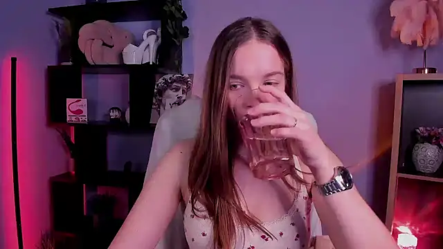 Snapshot of kenzie_x chatting on December 31, 10:26 am kenzie x online show from December 31, 10:26 am