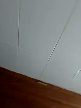 Snapshot of SquirtQueen222 chatting on December 30, 11:06 pm SquirtQueen222 online show from December 30, 11:06 pm