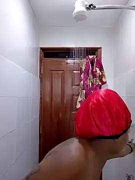 Snapshot of SquirtQueen222 chatting on January 4, 3:28 pm SquirtQueen222 online show from January 4, 3:28 pm