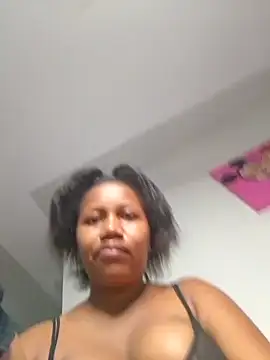 Snapshot of SquirtQueen222 chatting on January 16, 1:58 am SquirtQueen222 online show from January 16, 1:58 am