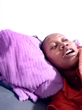 Snapshot of SquirtQueen222 chatting on January 18, 8:09 pm SquirtQueen222 online show from January 18, 8:09 pm