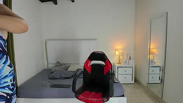 Snapshot of MarilynDavies chatting on December 27, 10:37 pm MarilynDavies online show from December 27, 10:37 pm