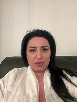 SellenaBigBoobs online show from April 23, 9:41 am