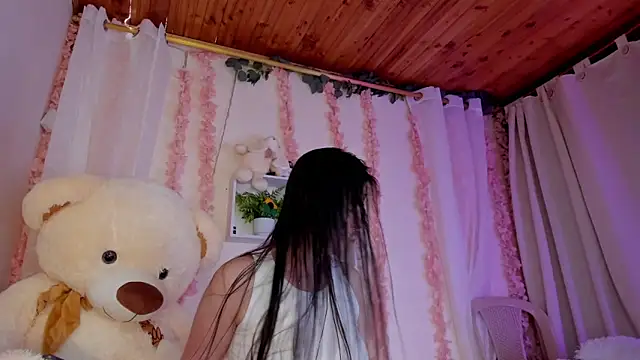 Idara and Edahi01 online show from September 19, 3:45 pm