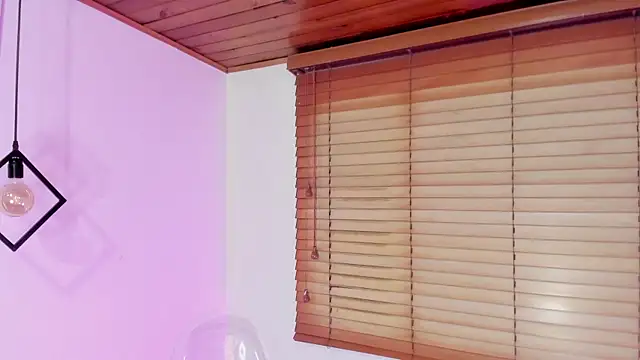 GENNESIS LOVE online show from December 23, 4:10 am