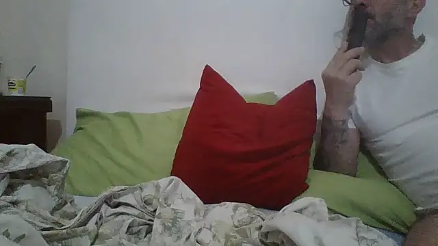 Snapshot of MarikaMilff chatting on April 21, 9:39 pm MarikaMilff online show from April 21, 9:39 pm