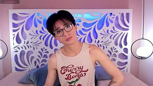 Snapshot of cherryy_boy chatting on May 9, 8:03 pm cherryy boy online show from May 9, 8:03 pm