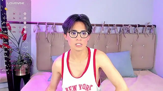 Snapshot of cherryy_boy chatting on May 25, 10:05 pm cherryy boy online show from May 25, 10:05 pm