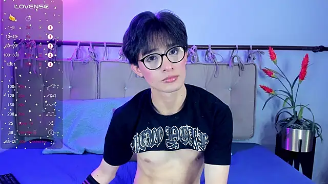 Snapshot of cherryy_boy chatting on June 9, 11:05 pm cherryy boy online show from June 9, 11:05 pm