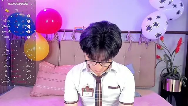 Snapshot of cherryy_boy chatting on June 17, 10:21 pm cherryy boy online show from June 17, 10:21 pm
