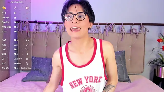 Snapshot of cherryy_boy chatting on July 10, 9:06 pm cherryy boy online show from July 10, 9:06 pm