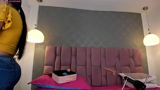 brithanyadams23 online show from March 21, 11:01 pm