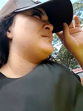 Liancy online show from February 15, 8:01 pm