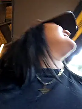 Liancy online show from March 22, 6:14 pm