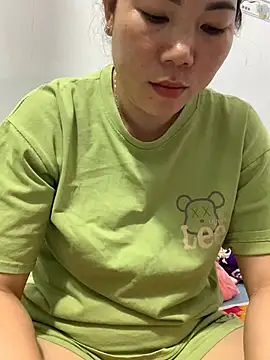 Snapshot of Baby-bigtits chatting on February 26, 1:19 pm Baby-bigtits online show from February 26, 1:19 pm