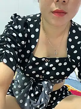 Snapshot of Baby-bigtits chatting on March 4, 3:33 am Baby-bigtits online show from March 4, 3:33 am