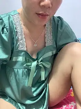 Snapshot of Baby-bigtits chatting on September 28, 12:32 pm Baby-bigtits online show from September 28, 12:32 pm